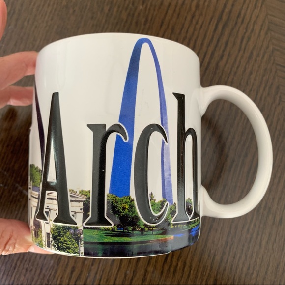 Americaware St. Louis Gateway Arch 3D Embossed Mug Cup - Picture 3 of 8